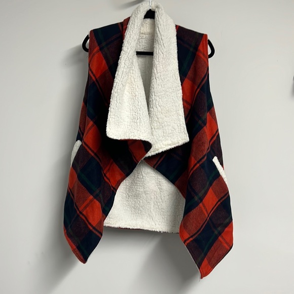 Top It Off - Sherpa Sweater Vest with Pockets - Picture 1 of 6